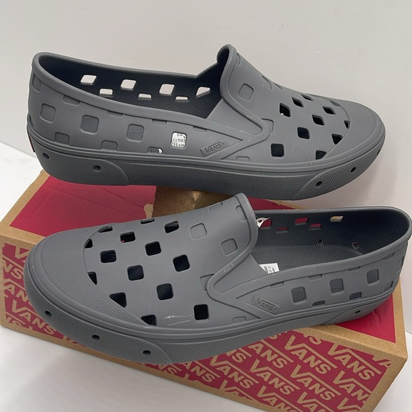 Vans Men’s Slip-On Trk
Pewter
VN0A5HF8PWT
Sneakers - Picture 10 of 16